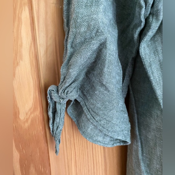 Jones New York blouse - Picture 3 of 3